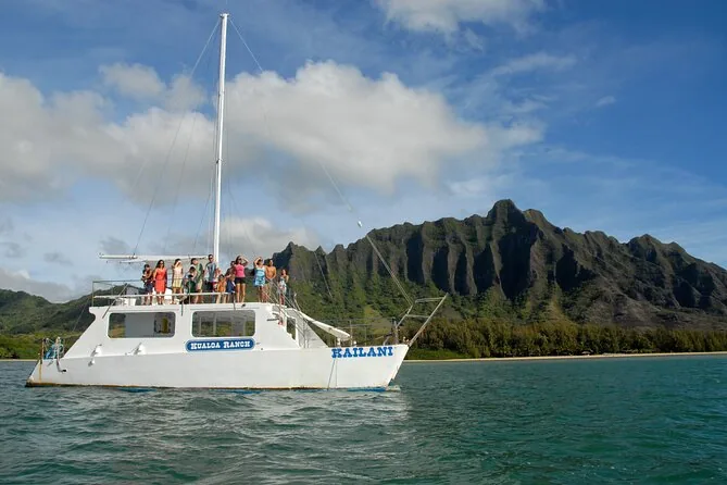 Kaneohe Bay Katamaran- & Fischteich-Tour
